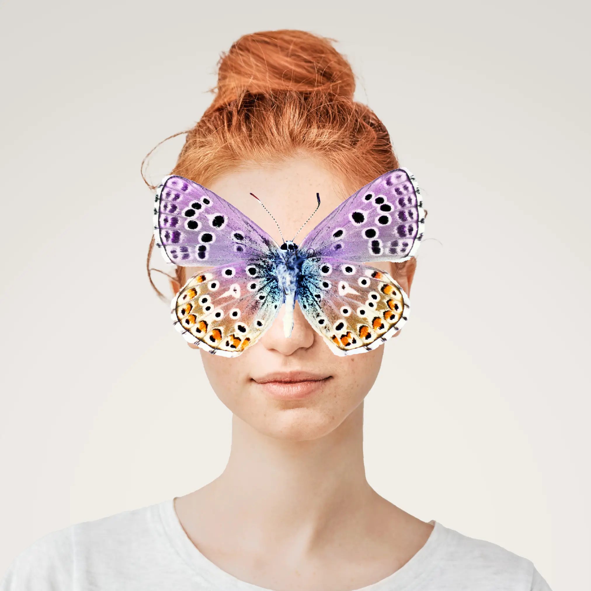 frau mit roten haaren und schmetterling auf gesicht, galerie position 1, natürliche aromatherapie, zertifizierte naturkosmetik
