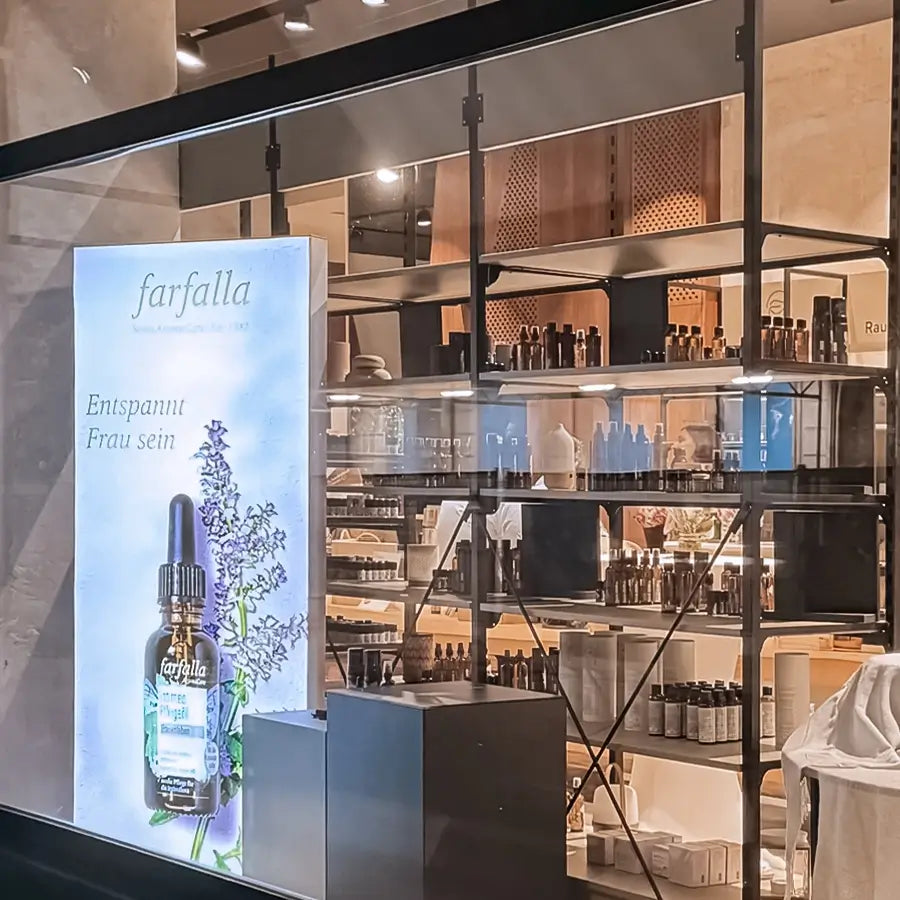 Schaufenster mit farfalla Aromatherapie Ölen und Diffusern, Galerie Position 1, nachhaltige Herstellung, Schweizer Aromatherapie