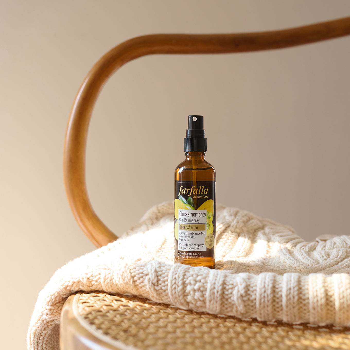 zuhauseHerbst_Raumspray-Gluecksmomente_1_1x1_6d83e582-ad54-4f32-a848-e1cd9e61c000.jpg